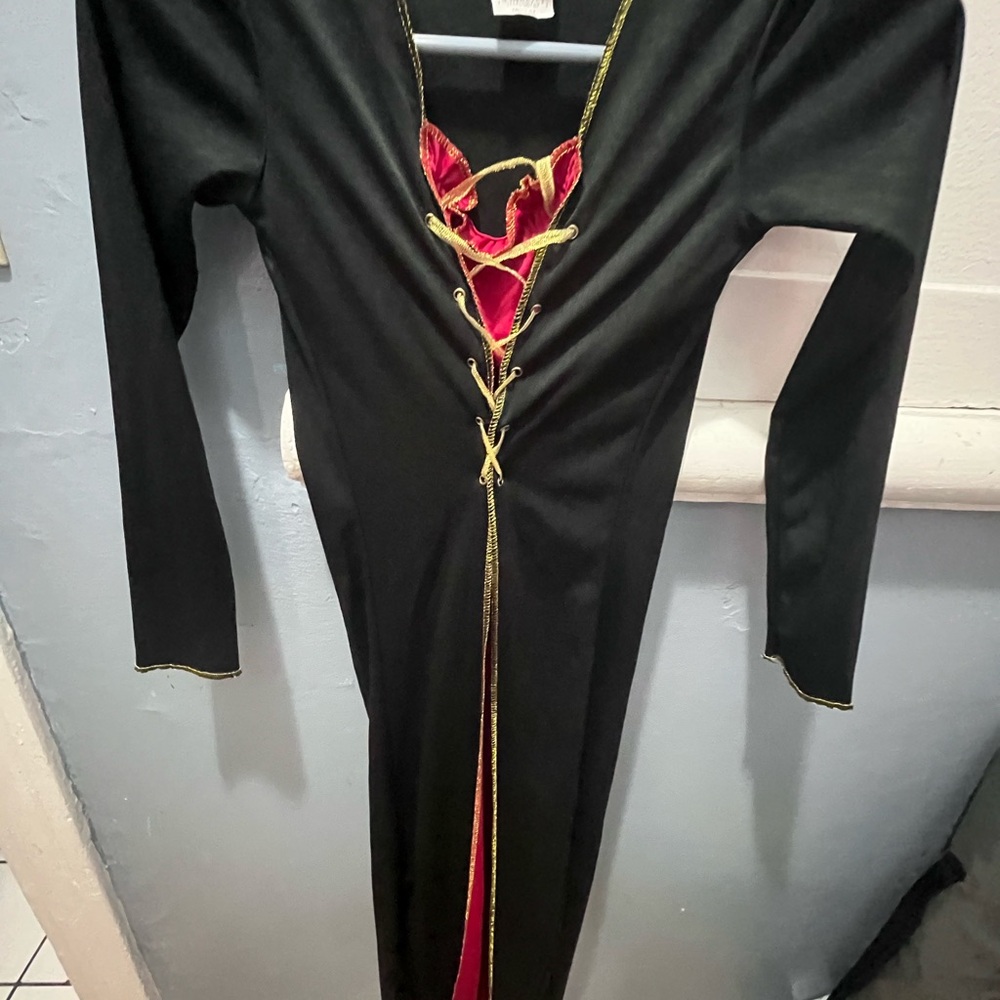 Elegant Black and Red Lace-Up Dress